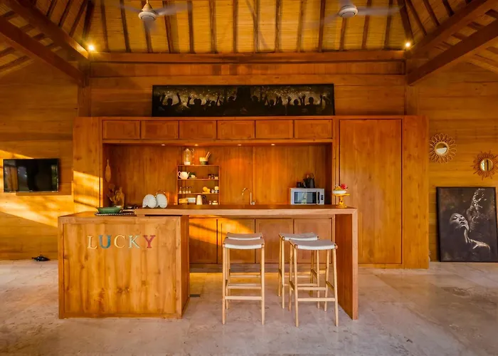 Lucky - 2br Wooden Joglo - Heart Of Villa *