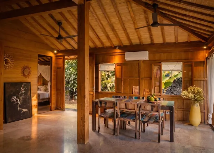 Lucky - 2br Wooden Joglo - Heart Of Villa Canggu