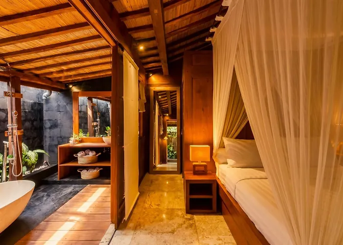 Villa Lucky - 2br Wooden Joglo - Heart Of Canggu