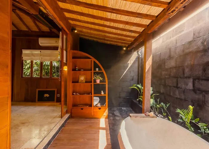 Lucky - 2br Wooden Joglo - Heart Of Canggu