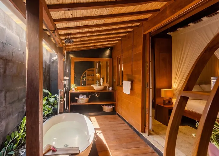 Lucky - 2br Wooden Joglo - Heart Of Villa Canggu